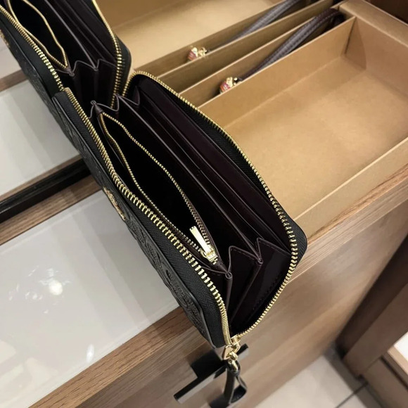 COACH BOXED LONG ZIP AROUND WALLET IN SIGNATURE LEATHER CF464 BLACK - Picture 4 of 11